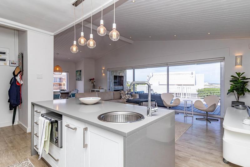 4 Bedroom Property for Sale in Sandbaai Western Cape